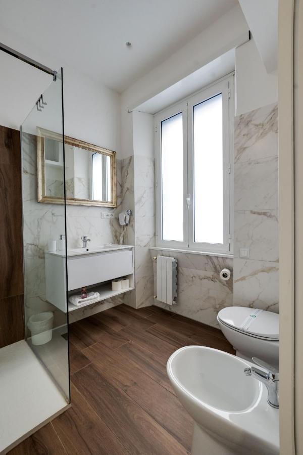 Отель Clavdia Flat Monti Рим Экстерьер фото